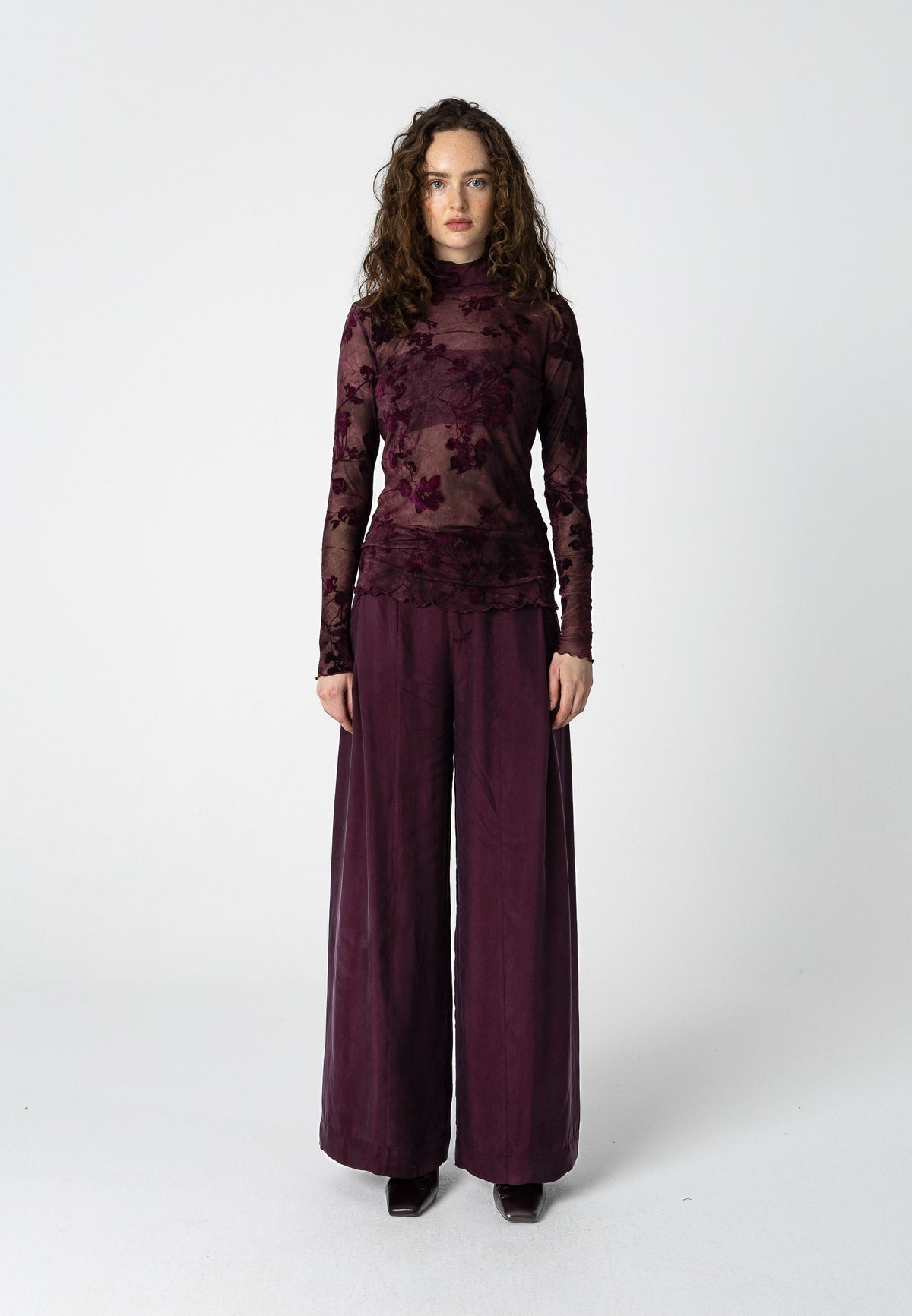 Eve Mesh Turtleneck Bordeaux Flower